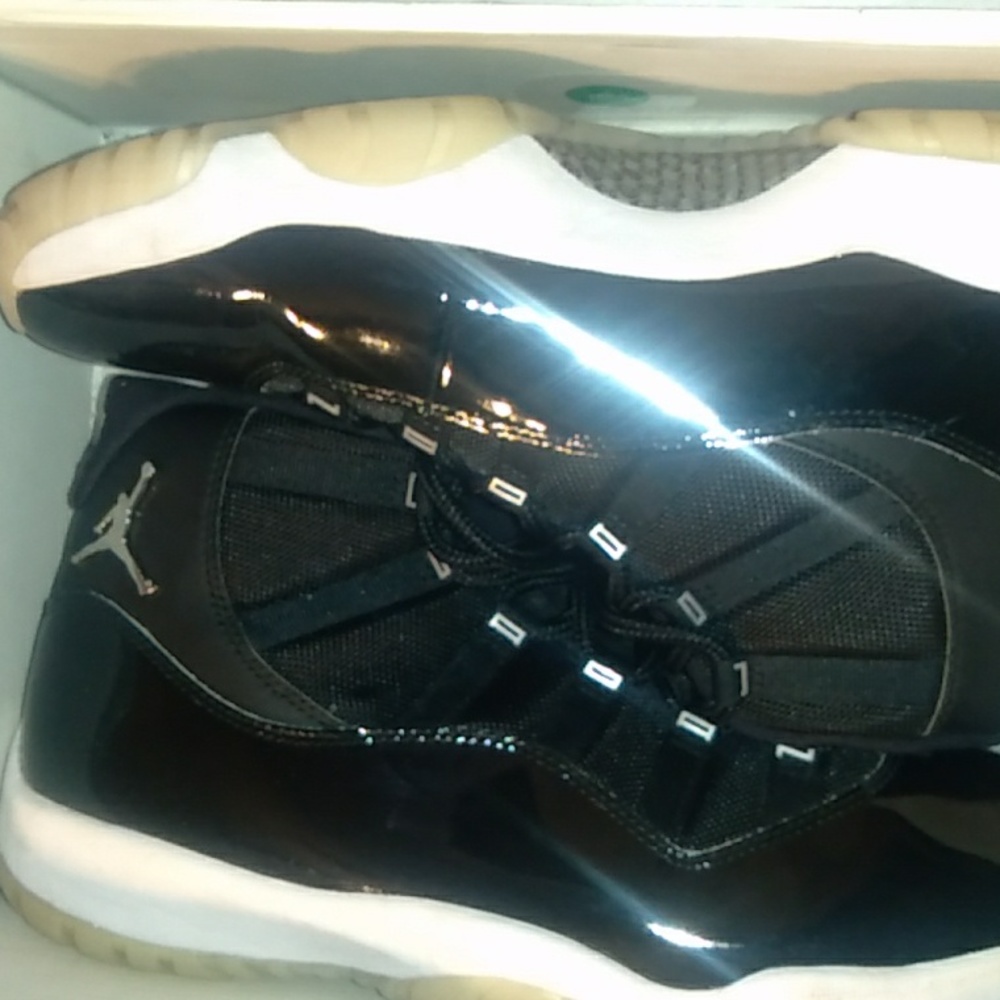 Air Jordan 11 Retro size 13 Black/MULTI COLOR
